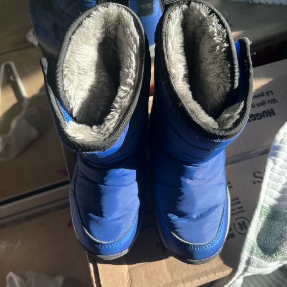 Kids' Vibrant Blue Snow Boots - Picture 3 of 5